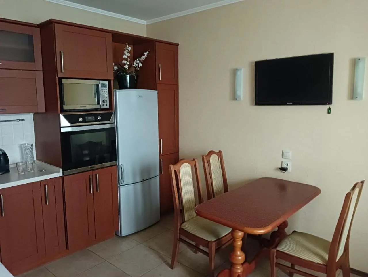 Двухуровневая На Лобановского Apartment Kyiv